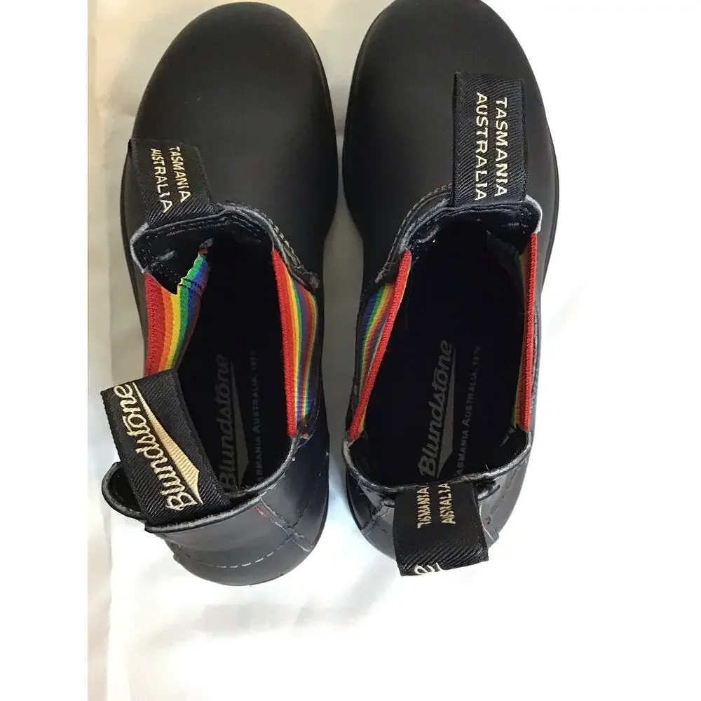 Blundstone 2105 Women Black  Rainbow Chelsea boot NWOT Sz.4/7US Comfort Gorpcore